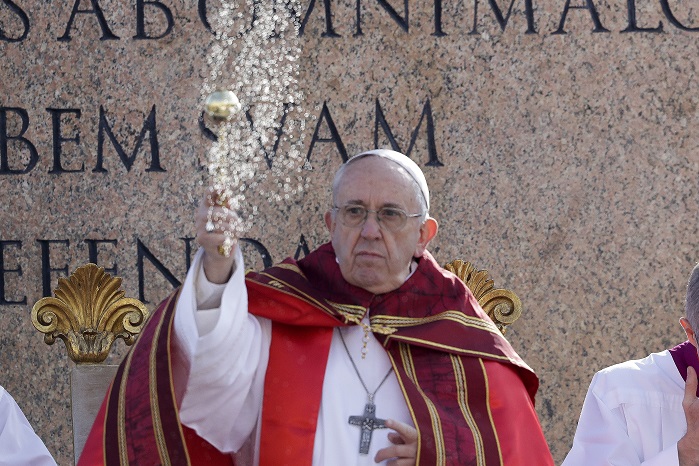 Папа Франциск призова за временно прекратяване на огъня в Украйна